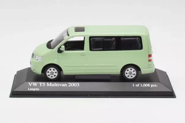 Minichamps Volkswagen T5 Multivan Minibus 2010 1:43 400052201